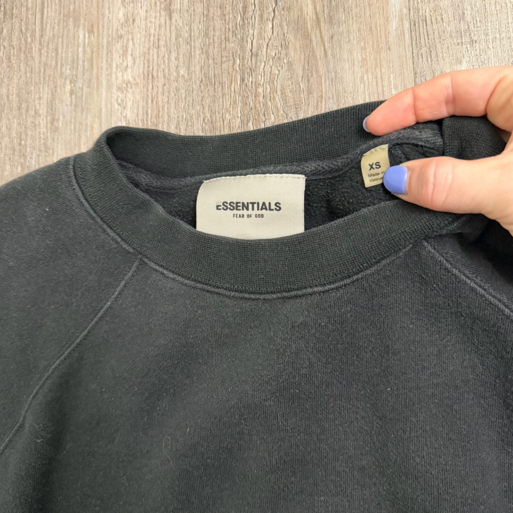 Essentials Fear of God Men’s Crewneck Black Sweatshirt-size XS *like NEW* - Picture 5 of 8